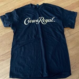Crown Royal never worn Black Short Sleeve Tee size Medium